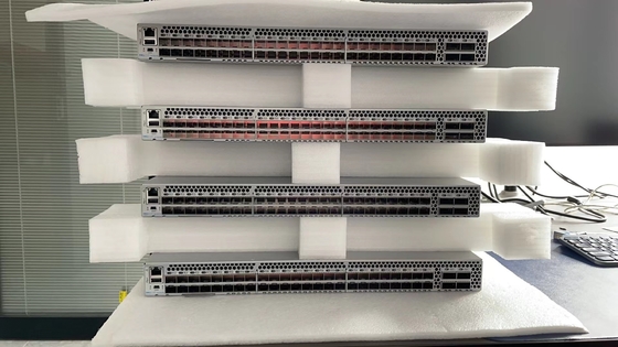 Interruptor de red de empresas del puerto 32Gb/S del interruptor 24 de la fibra óptica de Dell Connectrix DS6620B