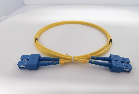 LC UPC a PVC a dos caras 3.0m m del solo modo del cable OS2 del remiendo de la fibra del LC UPC el 1m